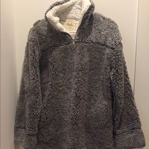**Sold**Snow Fluff Zip Pullover